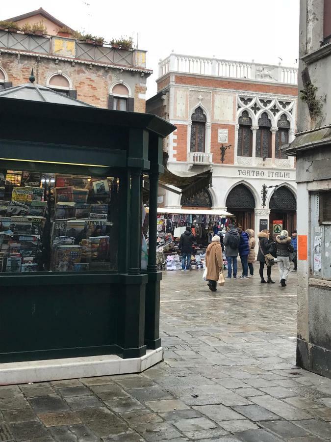 piccola corte Venezia Esterno foto