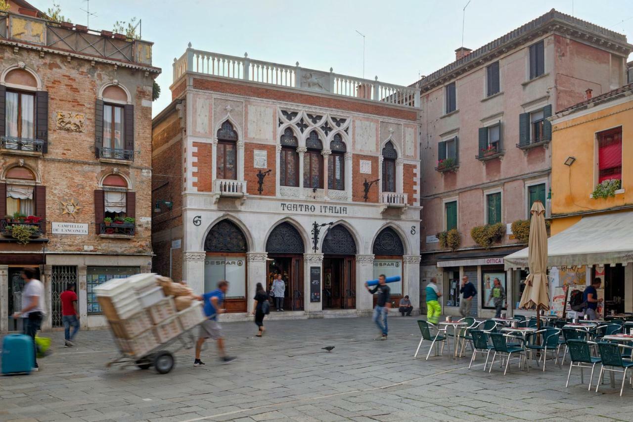 piccola corte Venezia Esterno foto